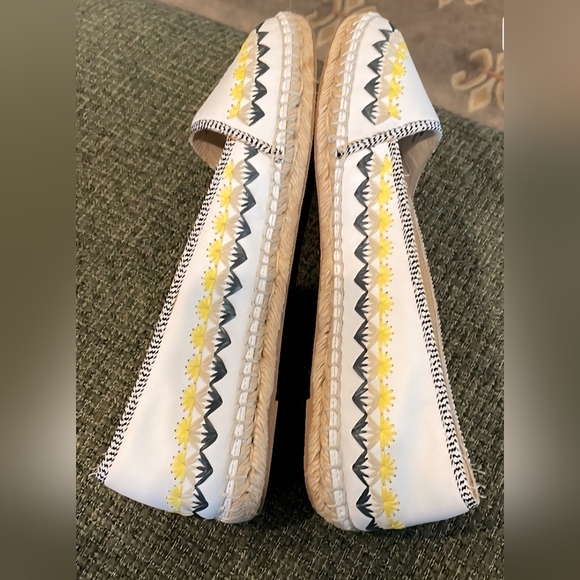 House Of Harlow | Embroidered White and Yellow 'Kole' Espadrilles, Size 39 - Picture 3 of 10